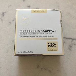 It Cosmetics Confidence in a Compact - Medium